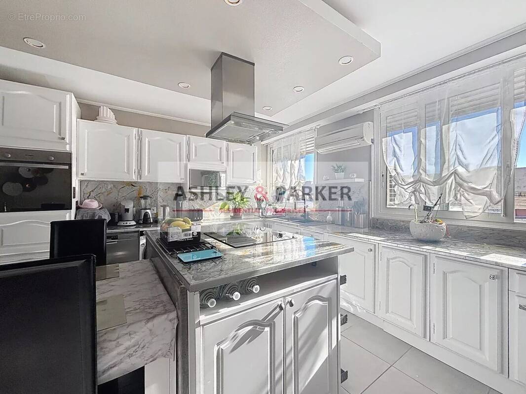 Appartement à SAINT-LAURENT-DU-VAR