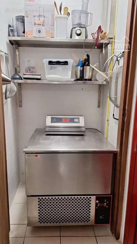 Commerce à SAINT-ANDRE-DE-CRUZIERES