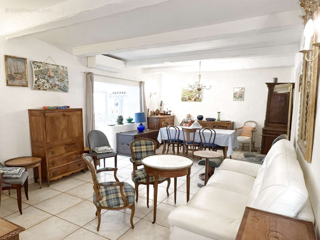 Maison à PLAN-DE-LA-TOUR
