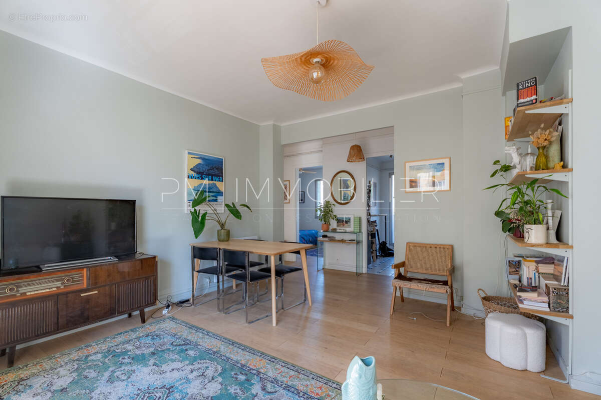 Appartement à MARSEILLE-6E