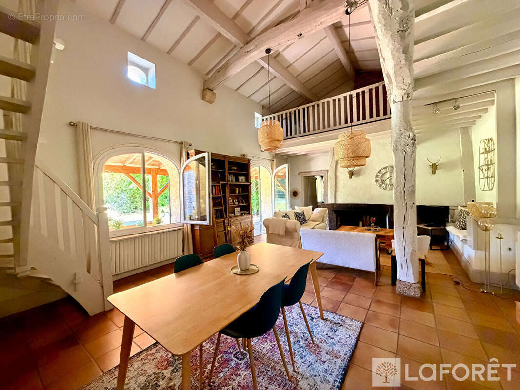 Maison à ILLATS