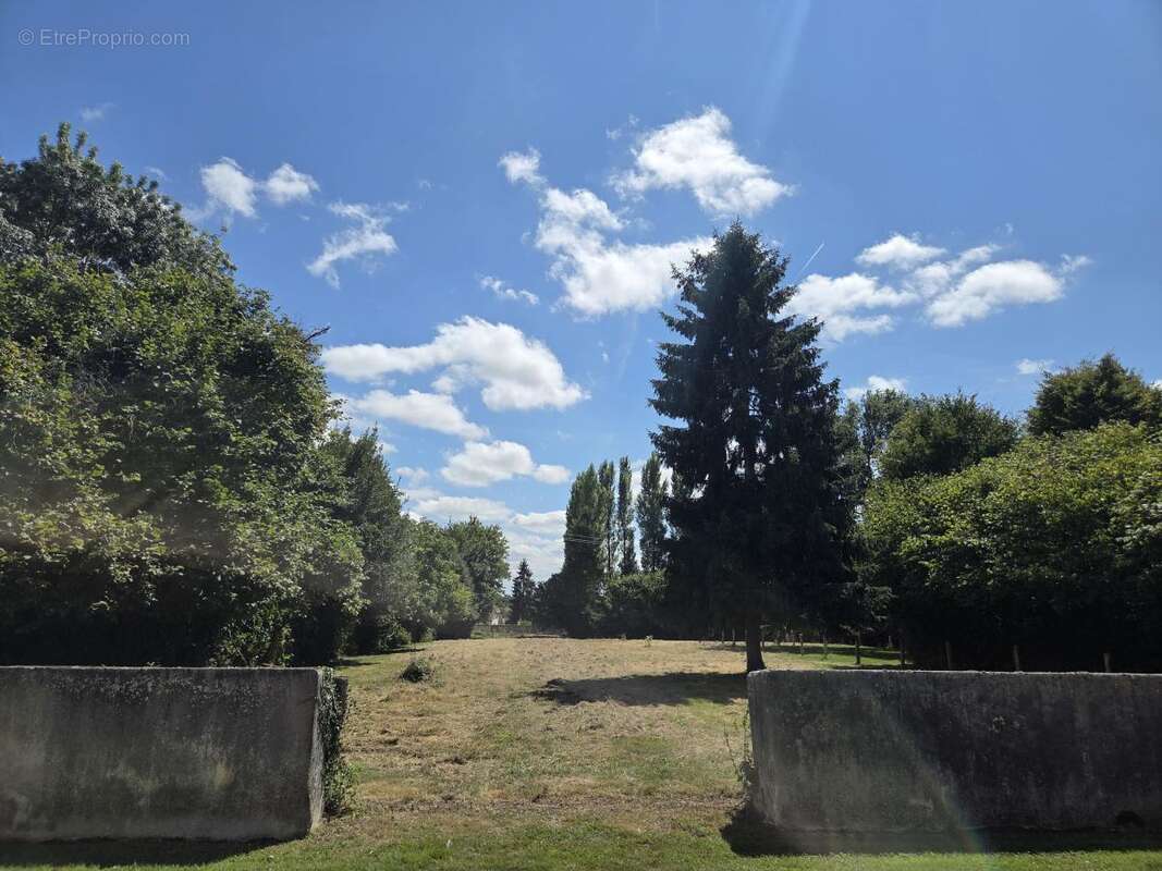 Terrain à CHEMAZE
