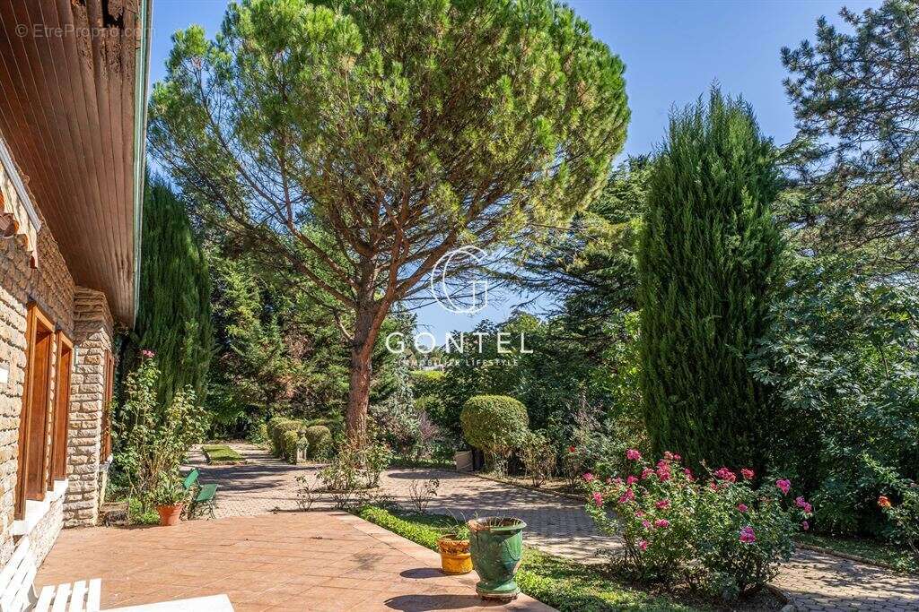 Maison à SAINT-CYR-AU-MONT-D'OR