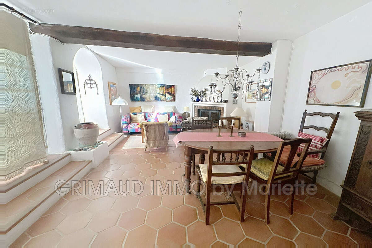 Maison à PLAN-DE-LA-TOUR