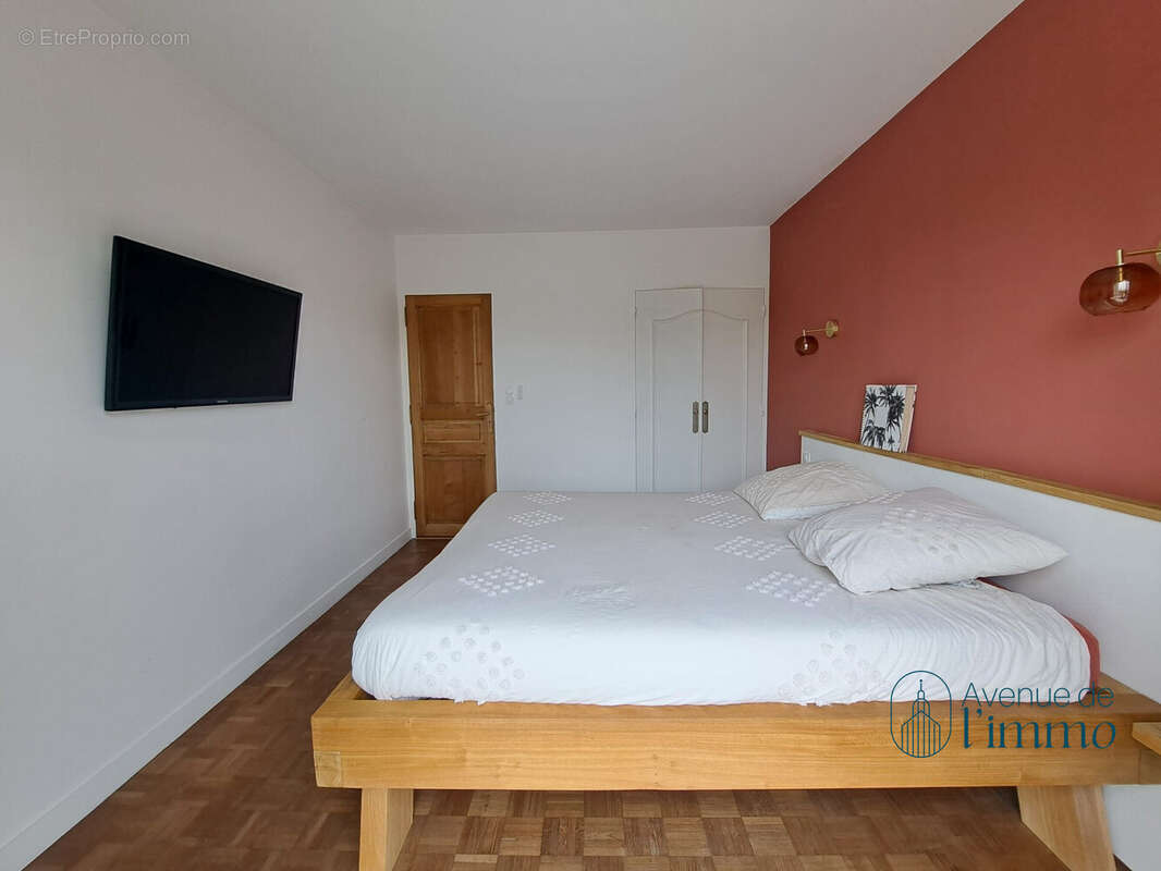 Ch. 2 - Maison à SAINT-JEAN-DE-LINIERES