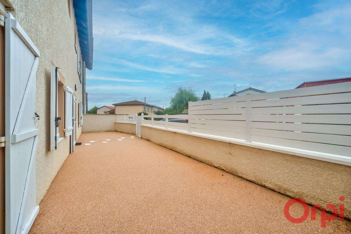 Appartement à CHARNAY-LES-MACON