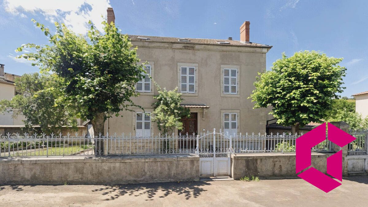 Maison à SAINT-ALYRE-D&#039;ARLANC