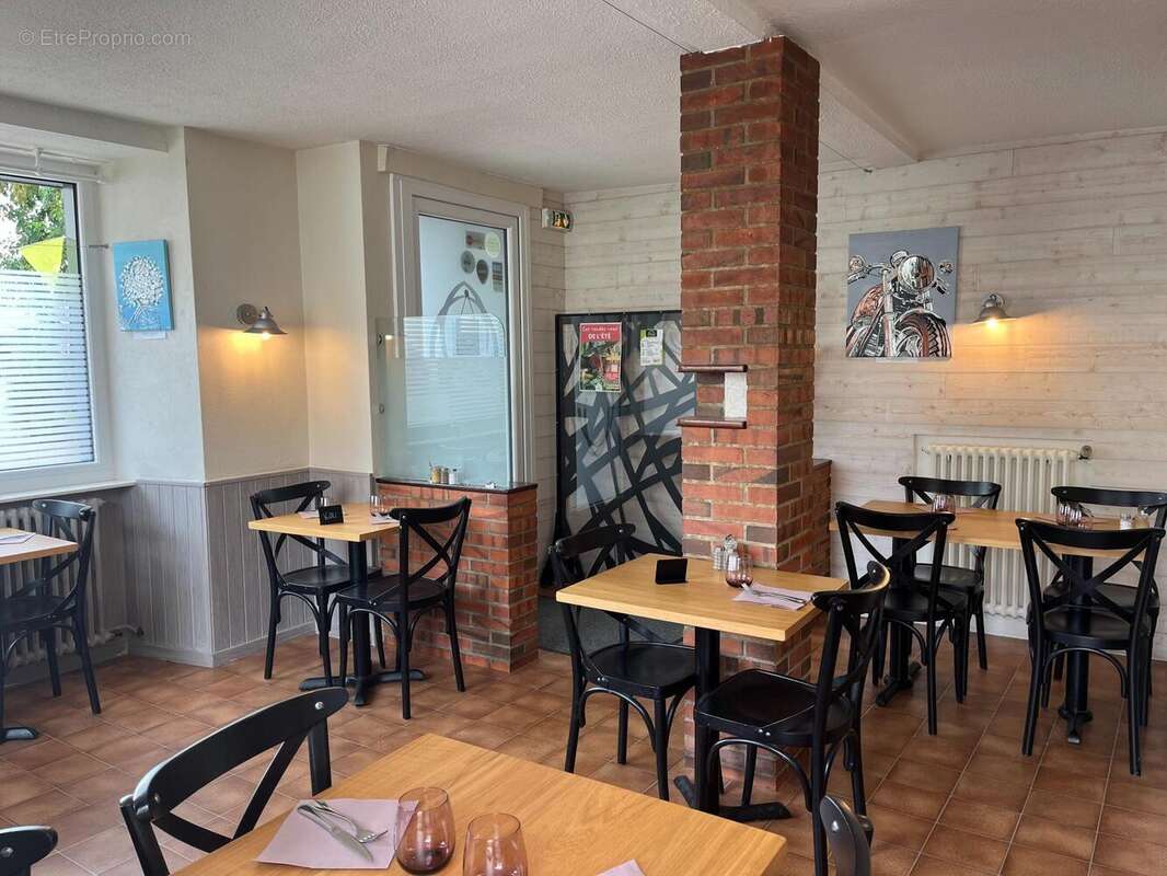 Photo 2 - Commerce à MESLAY-DU-MAINE