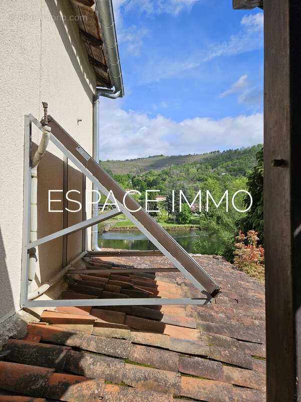 Maison à LIVINHAC-LE-HAUT