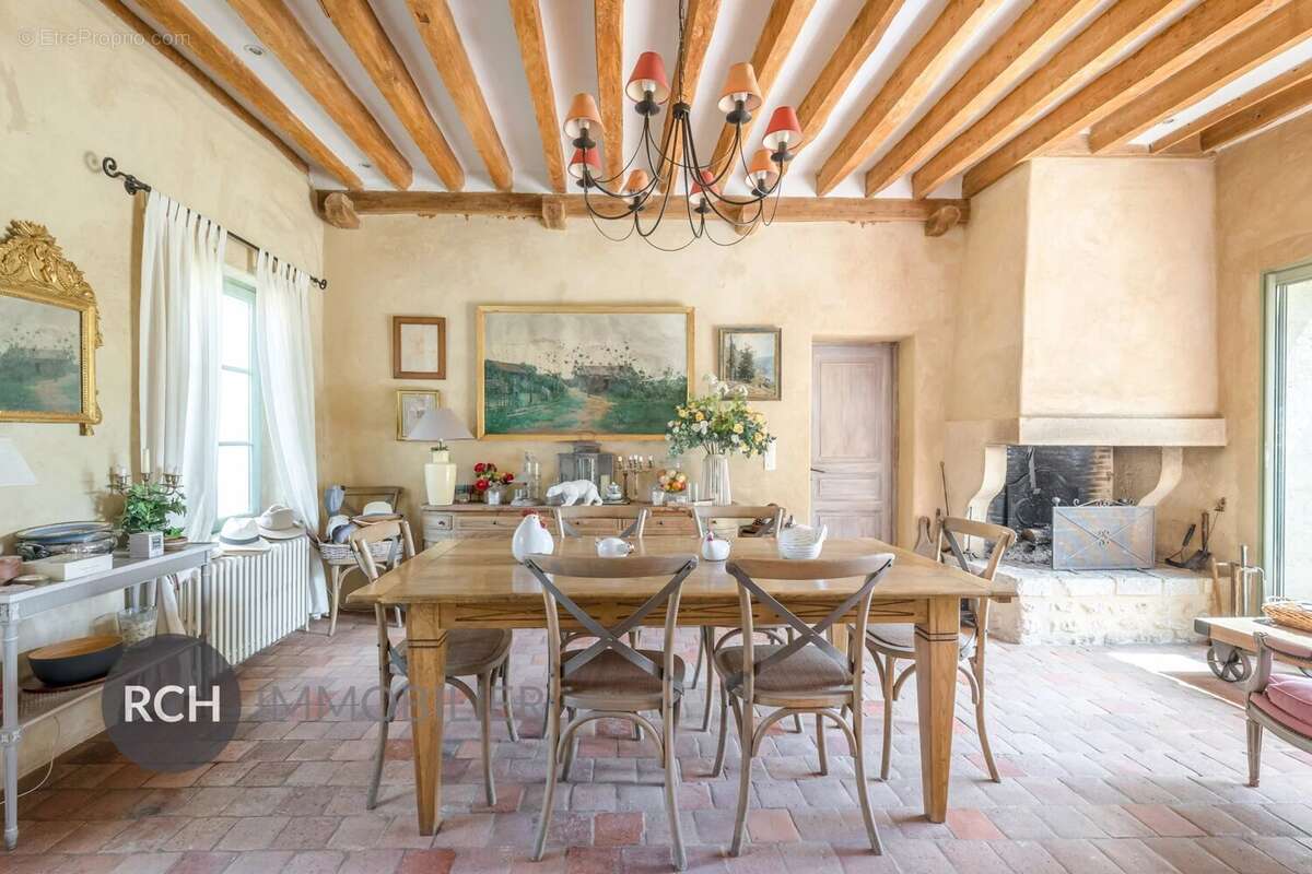Maison à HOUDAN