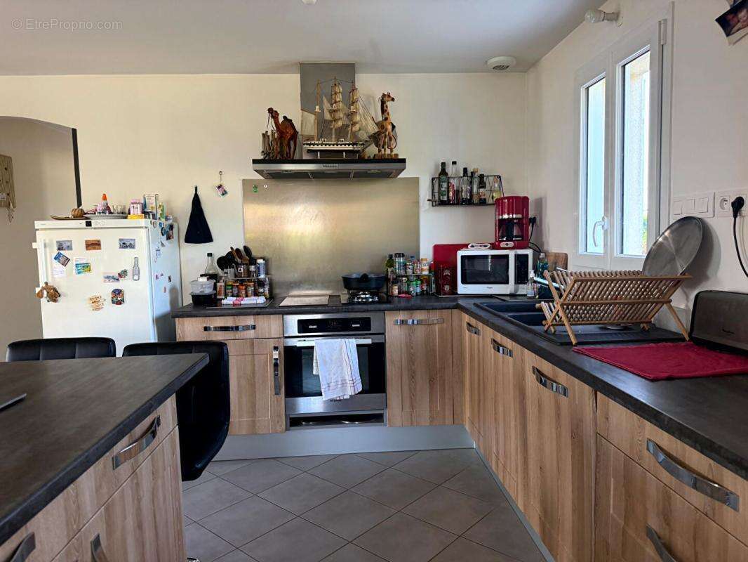 St Andre De Lidon Maison 4 pièce(s) de plain pied 86 m2 - photo 4
