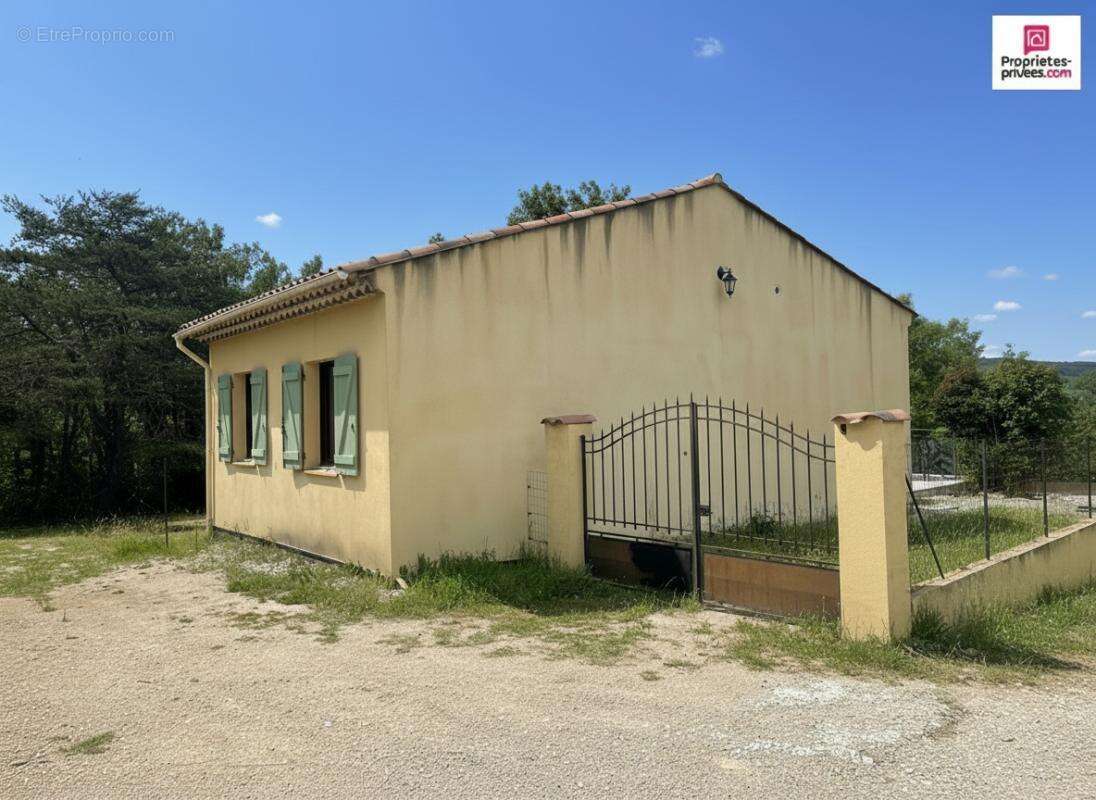 Villa de plain-pied sur 1 200 m² de terrain avec fort potentiel d'évolution - photo 2