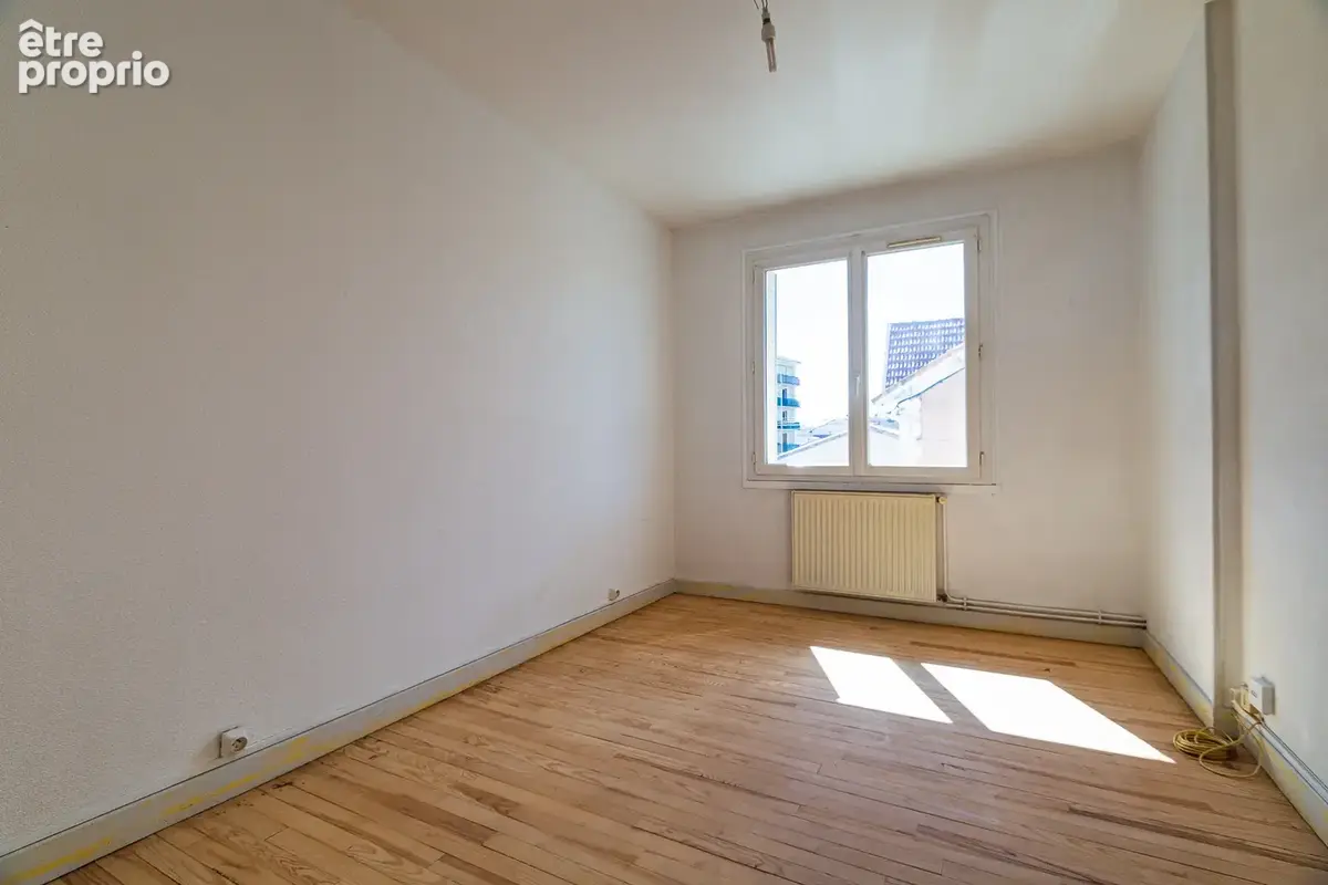 Appartement T4 avec cave, Rue du Marechal Joffre 26000 VALENCE - photo 7
