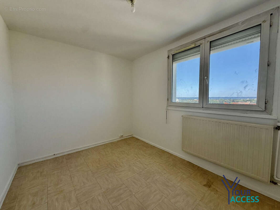Appartement à MEYZIEU