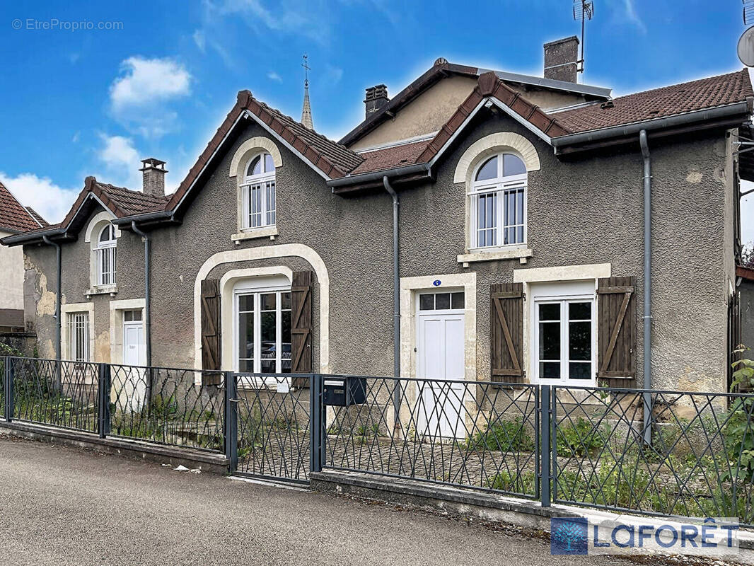 Maison à NOGENT