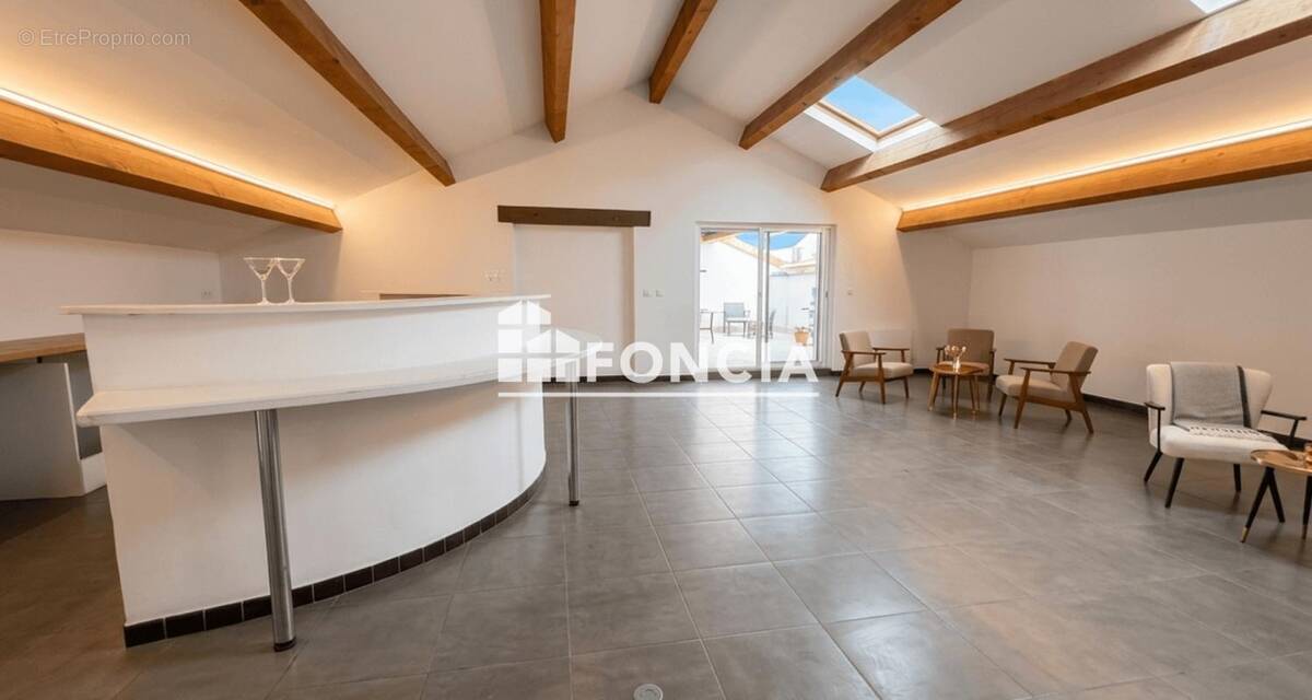 Appartement à MARSEILLE-3E