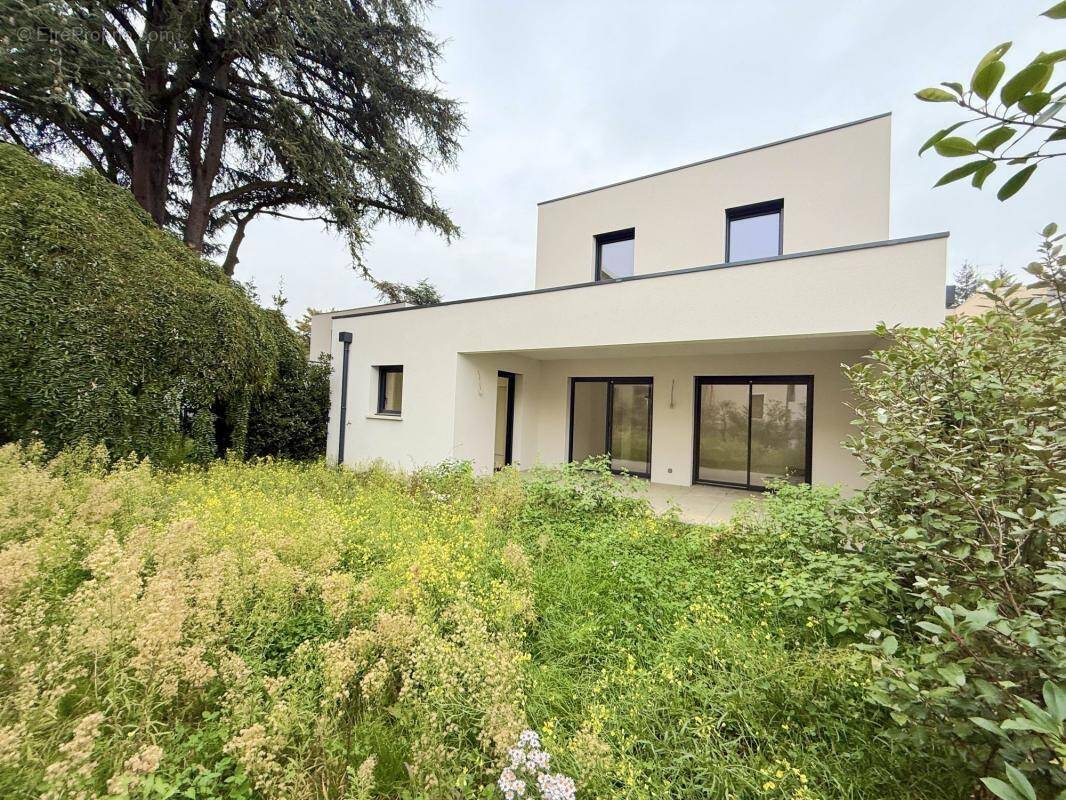 Maison à TASSIN-LA-DEMI-LUNE