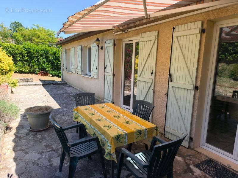 Villa sur sous sol avec 2 terrasses et jardin burlats - photo 3