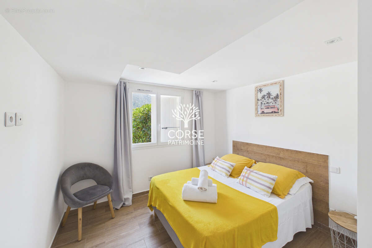 Maison avec piscine et dépendance - photo 9