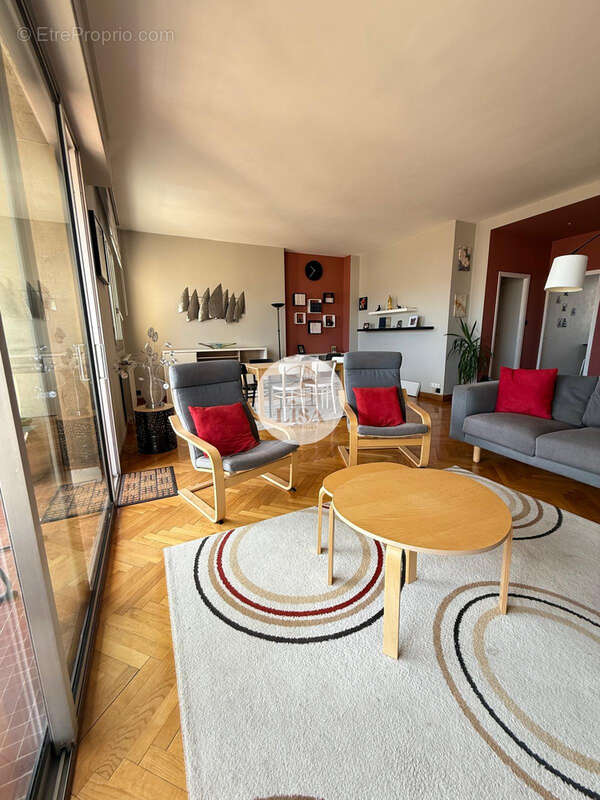 Appartement à MARSEILLE-6E