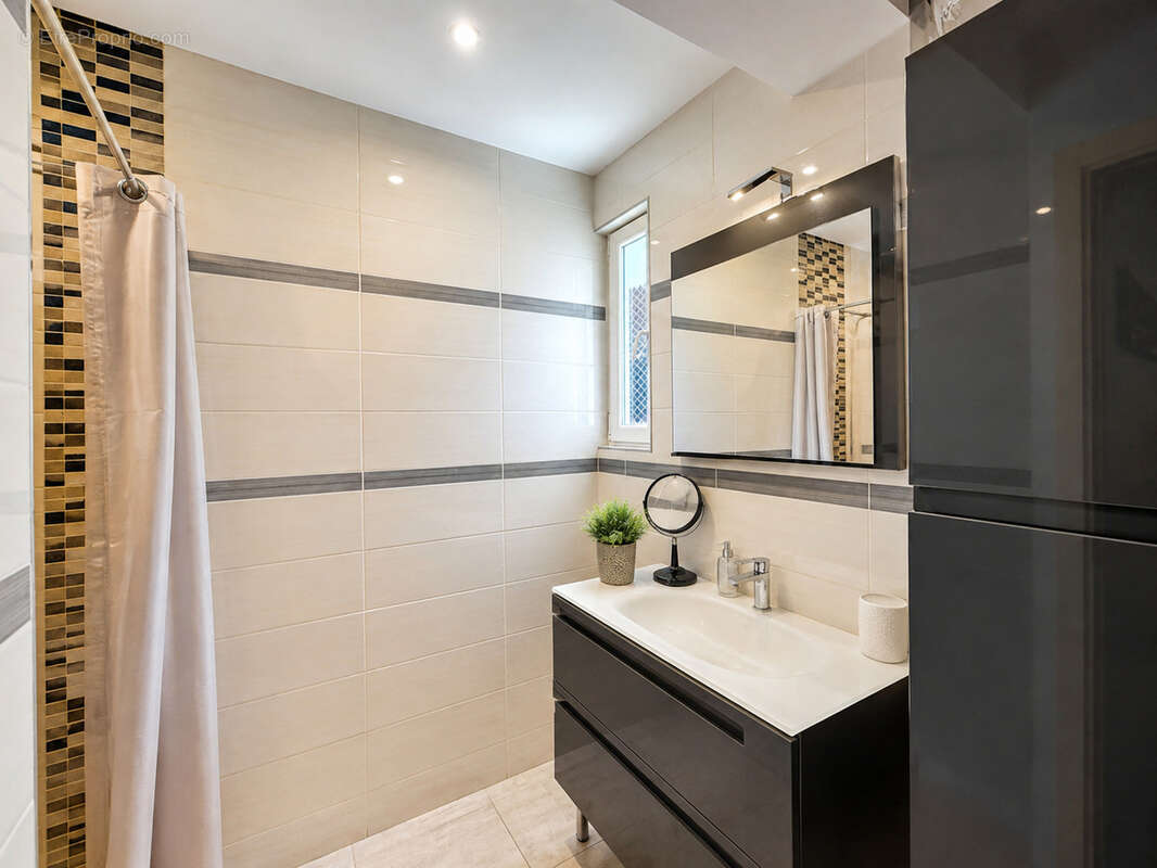 Magnifique maison entierement renovee au centre d'annemasse avec piscine et garages - photo 8
