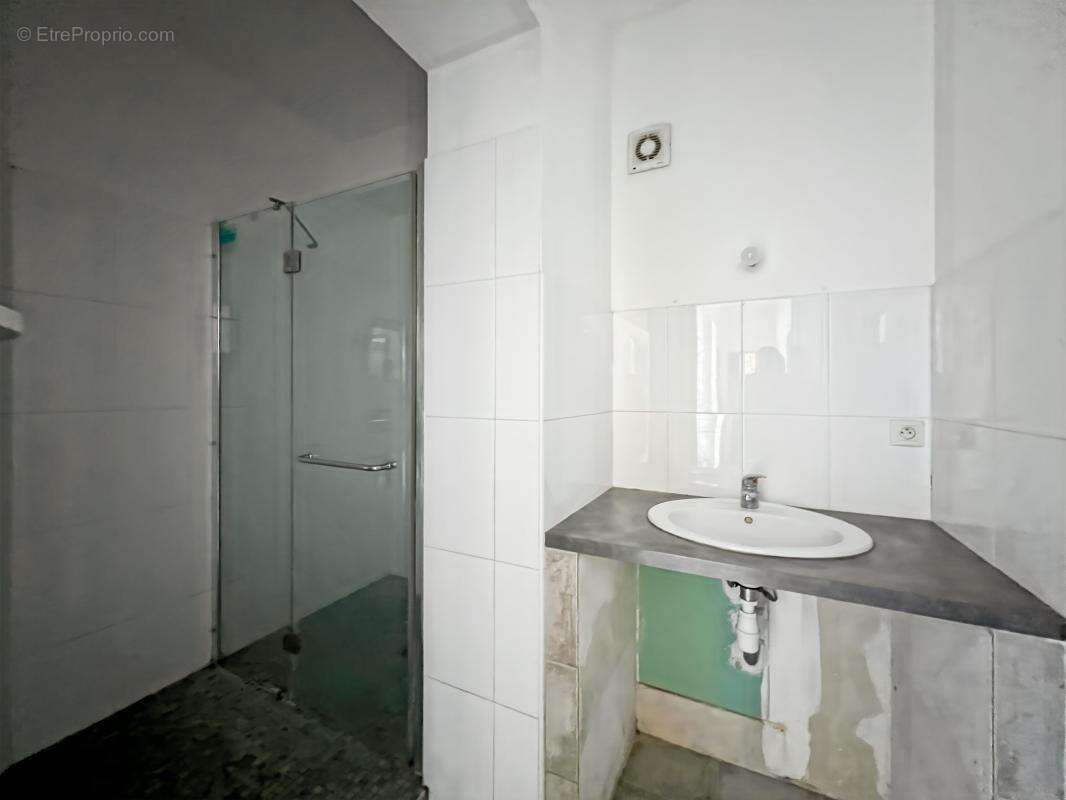 Appartement à LIVRON-SUR-DROME