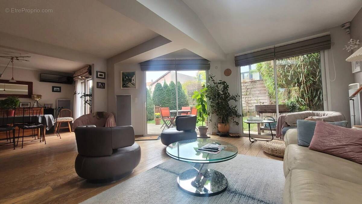 Maison à NANTERRE