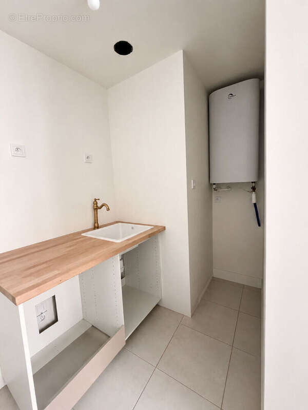 Amiens proche commodités Maison de ville rénovée idéale investissement ou 1er achat - photo 3