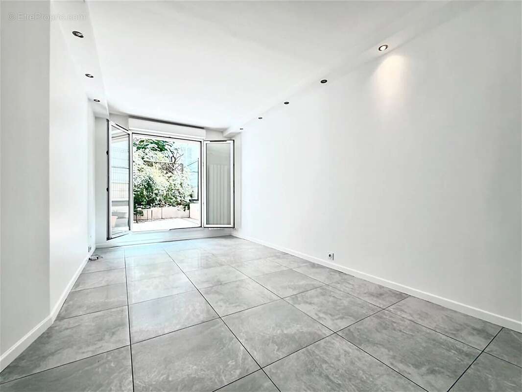 Appartement à PARIS-17E