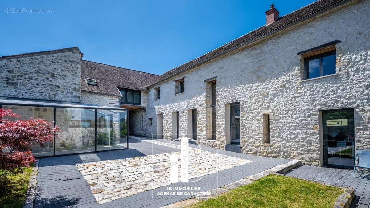 Maison à MORET-SUR-LOING