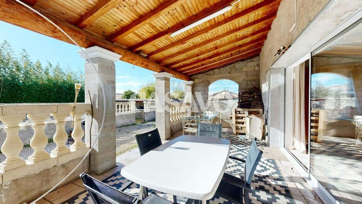 Vente Maison 10 pièces de 231m² - 84300 Taillades - photo 14