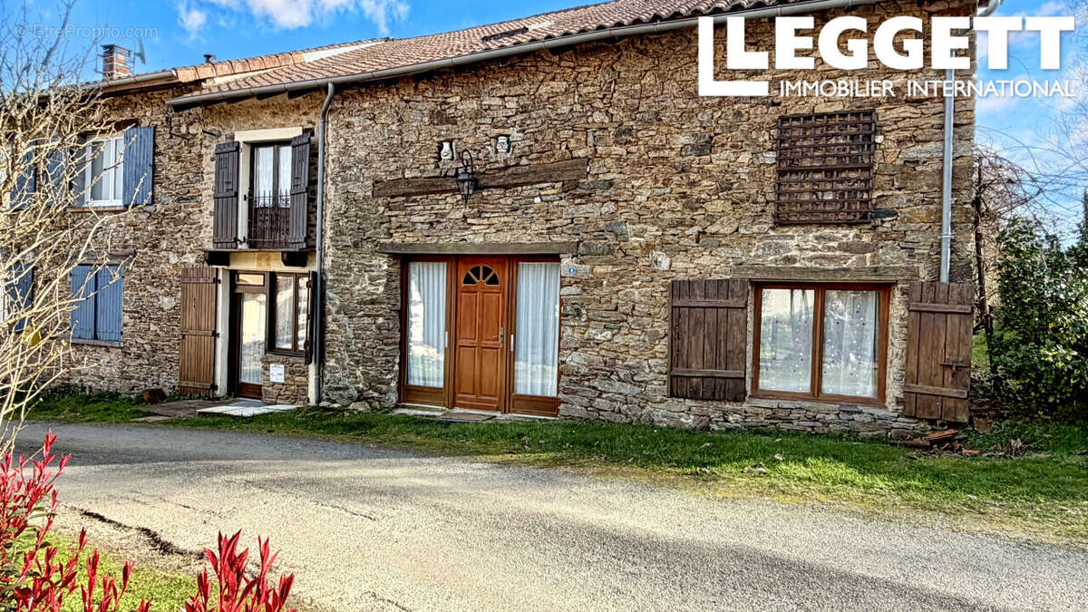 Maison à CHAMPAGNAC-LA-RIVIERE