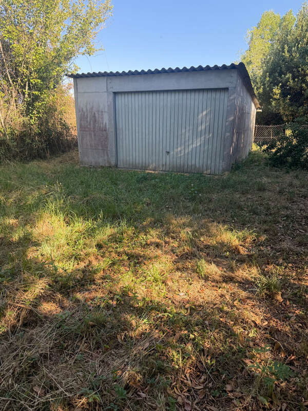 Maison de village avec beau potentiel et beau terrain - photo 18