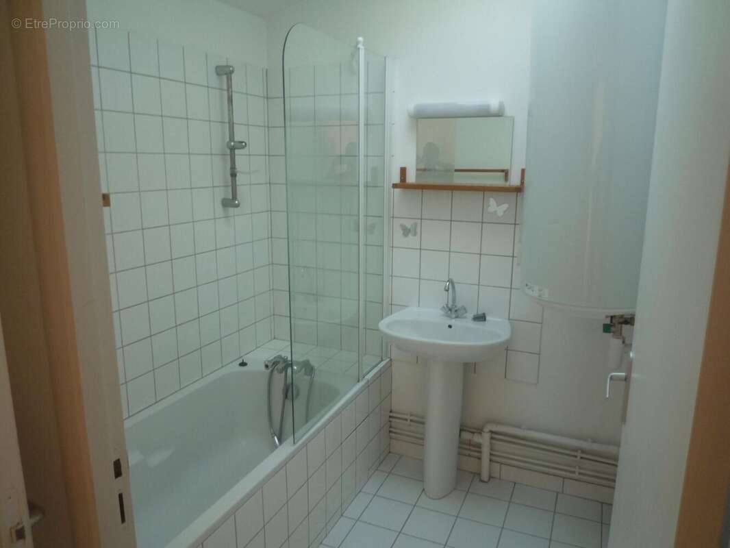 Appartement 64 m² à Saint-Etienne  - photo 2