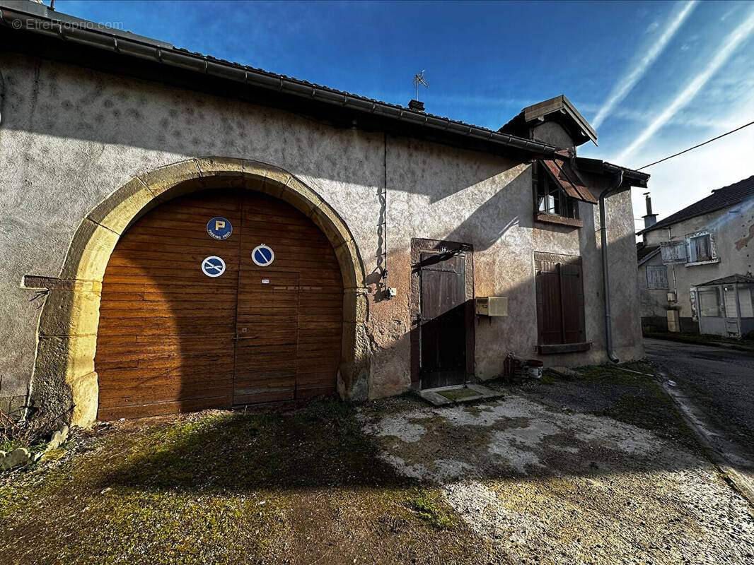 Appartement à SAINT-LOUP-SUR-SEMOUSE