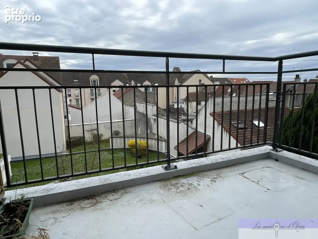 3 pieces avec balcon de 4m2 au coeur du village avec parking - photo 3