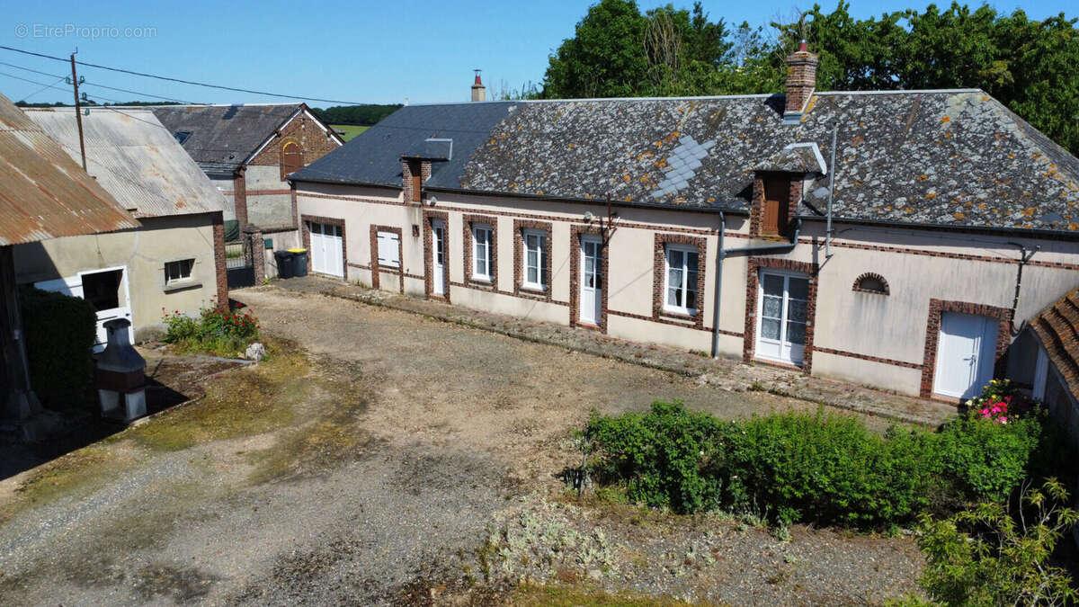 Authentique fermette avec dépendances, hangar et fort potentiel de valorisation - photo 2
