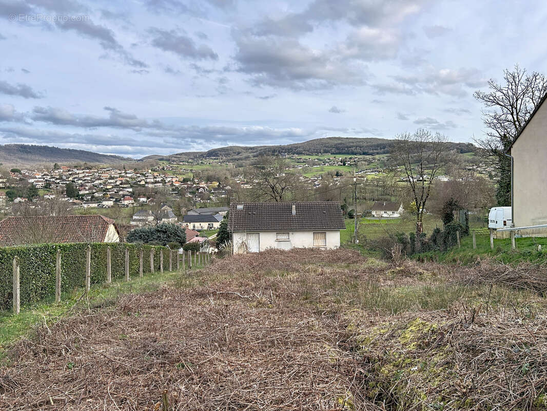 Terrain à LA FEUILLADE