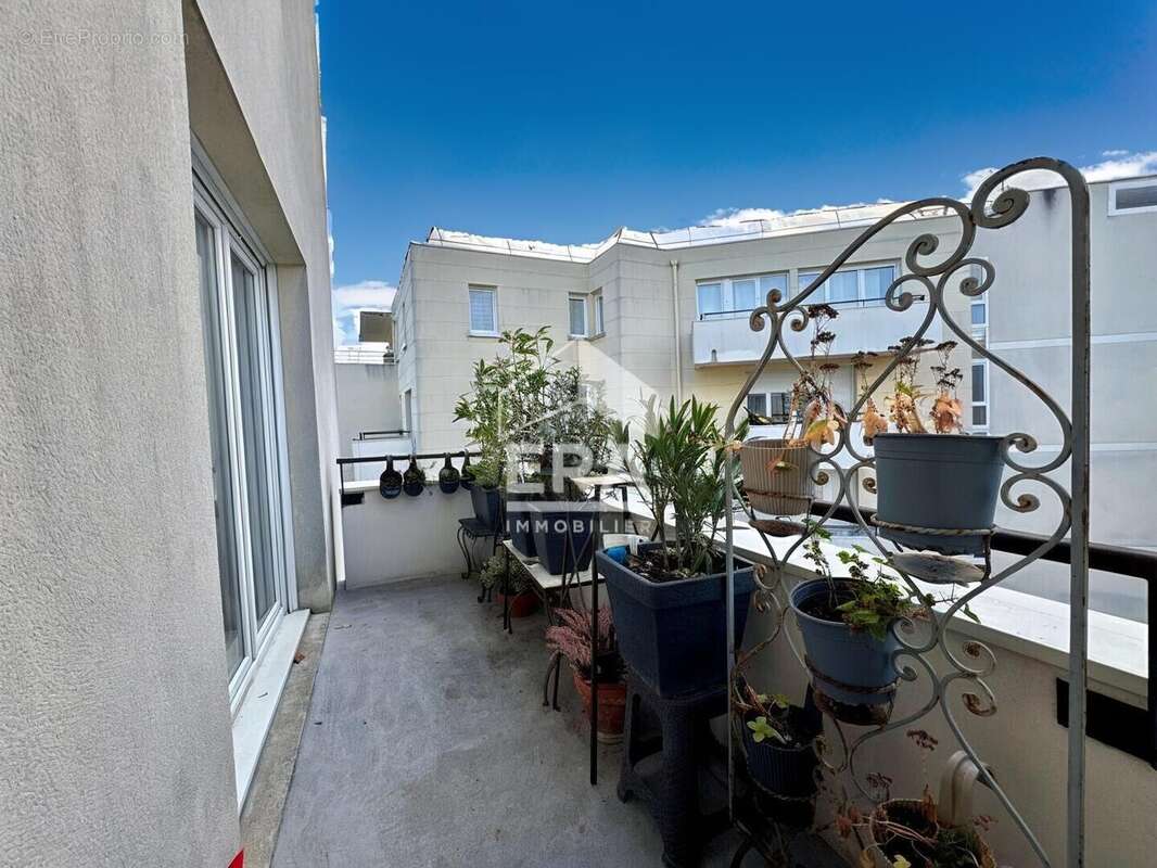 Appartement à COMBS-LA-VILLE