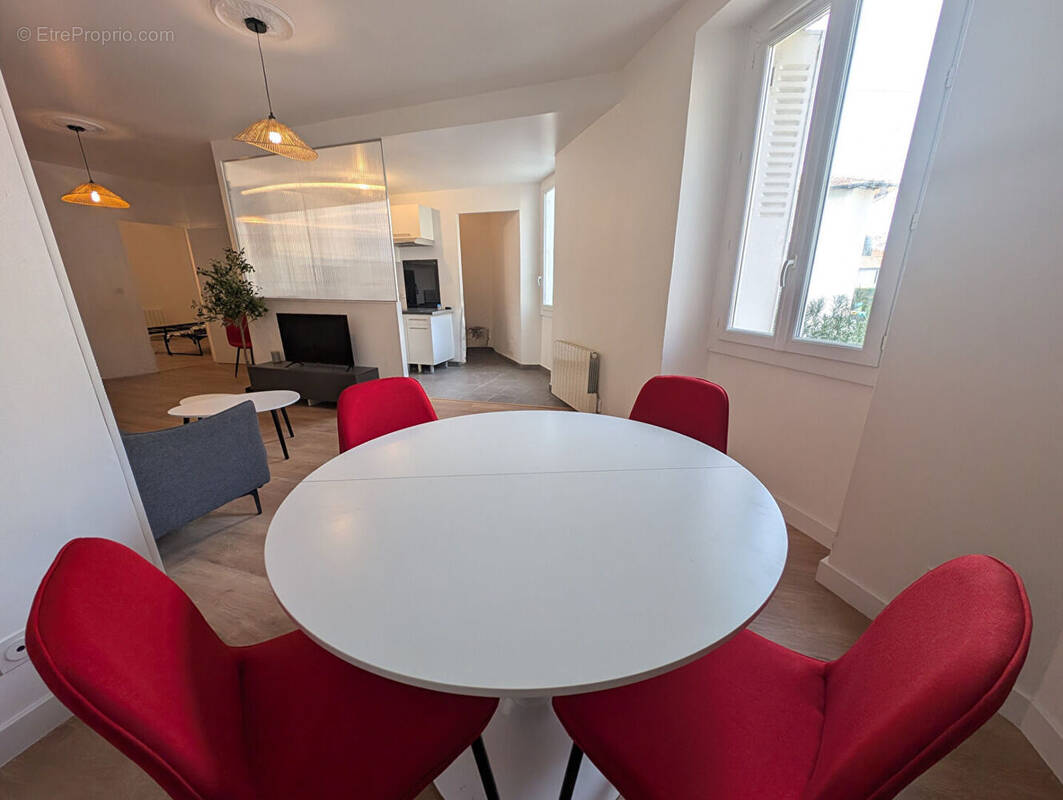 Appartement à GUILHERAND-GRANGES