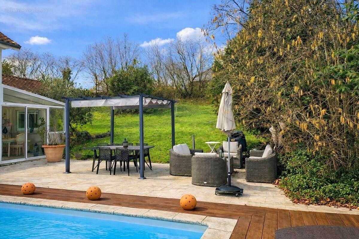 Photo 3 - Maison à RUELLE-SUR-TOUVRE