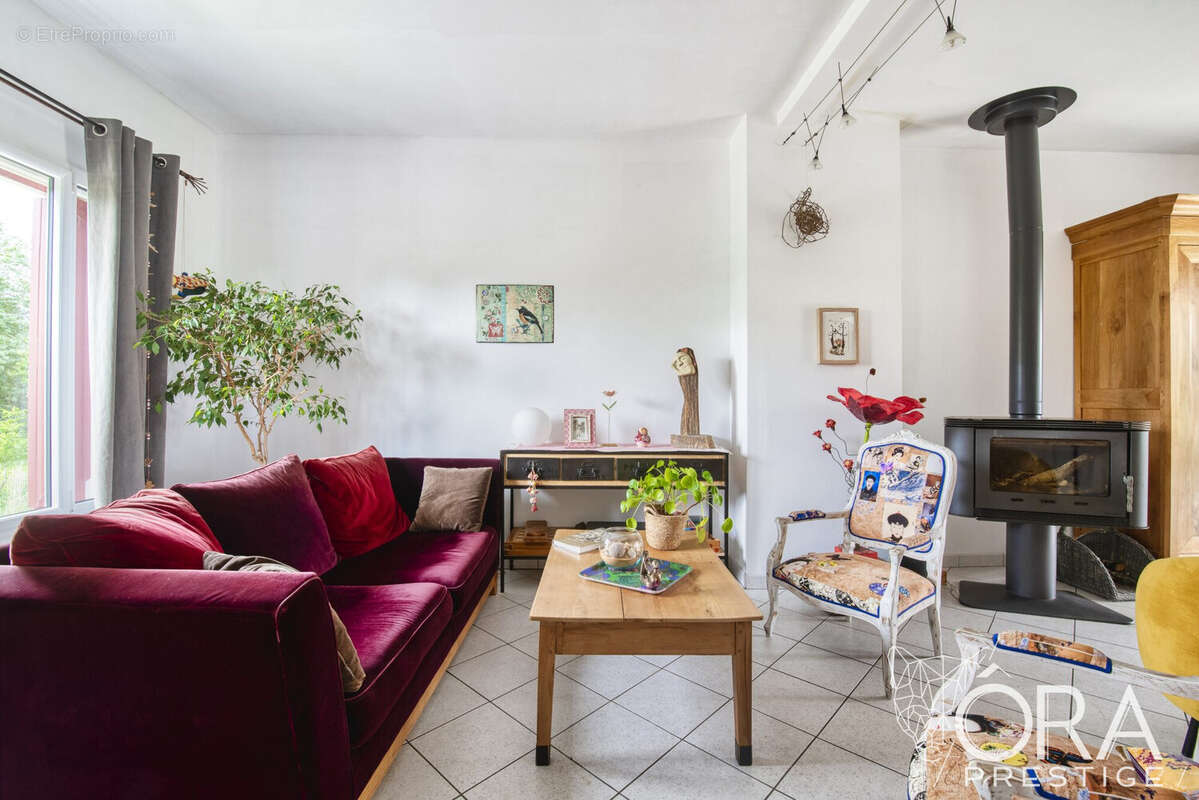 Maison 111 m² à Les Ponts-De-Ce  - photo 7