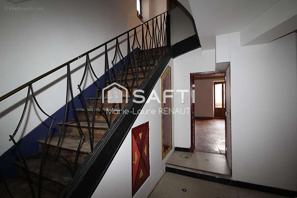 Maison 240 m² à Graulhet  - photo 4