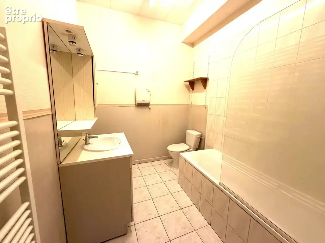 AUXERRE CENTRE-VILLE - Appartement F3 avec cave - photo 5