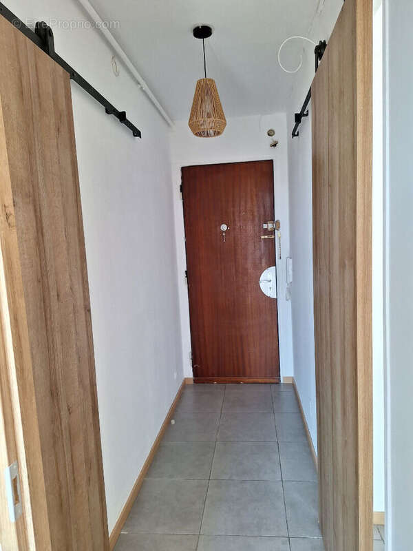 BEL APPARTEMENT  T1 loué, rénové avec balcon plein SUD secteur BON SECOURS 14e - photo 7
