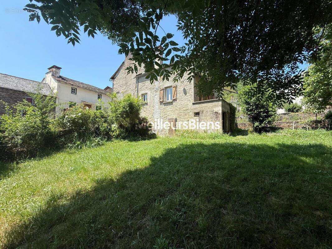 Maison à SAINT-JUST-SUR-VIAUR