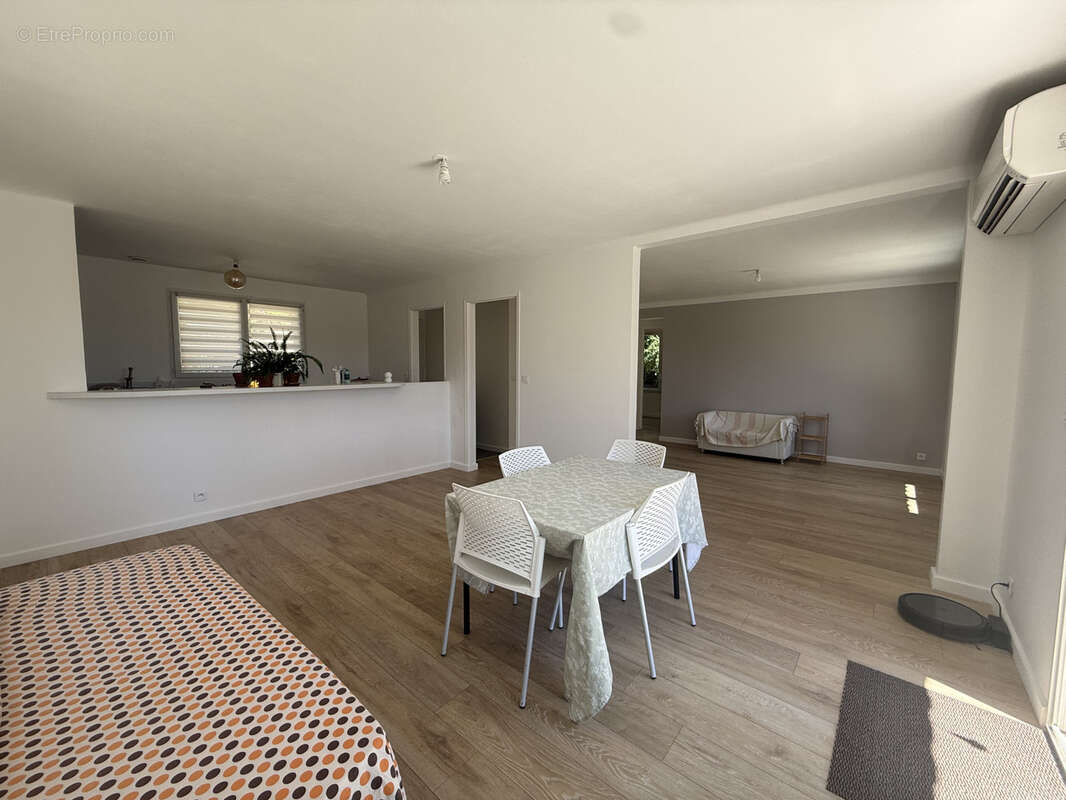 Maison à LA CADIERE-D'AZUR