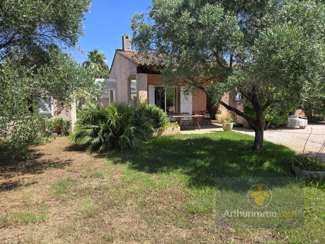 Maison à BORMES-LES-MIMOSAS