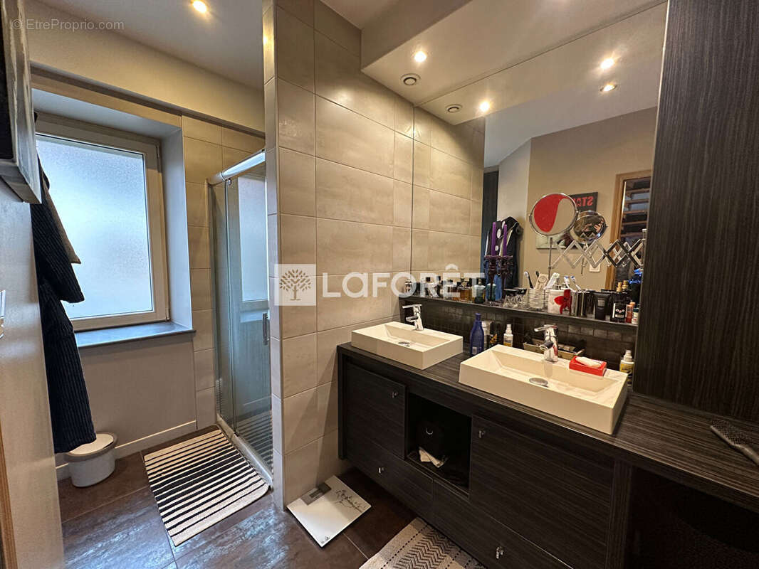 Appartement à LA CLUSE-ET-MIJOUX