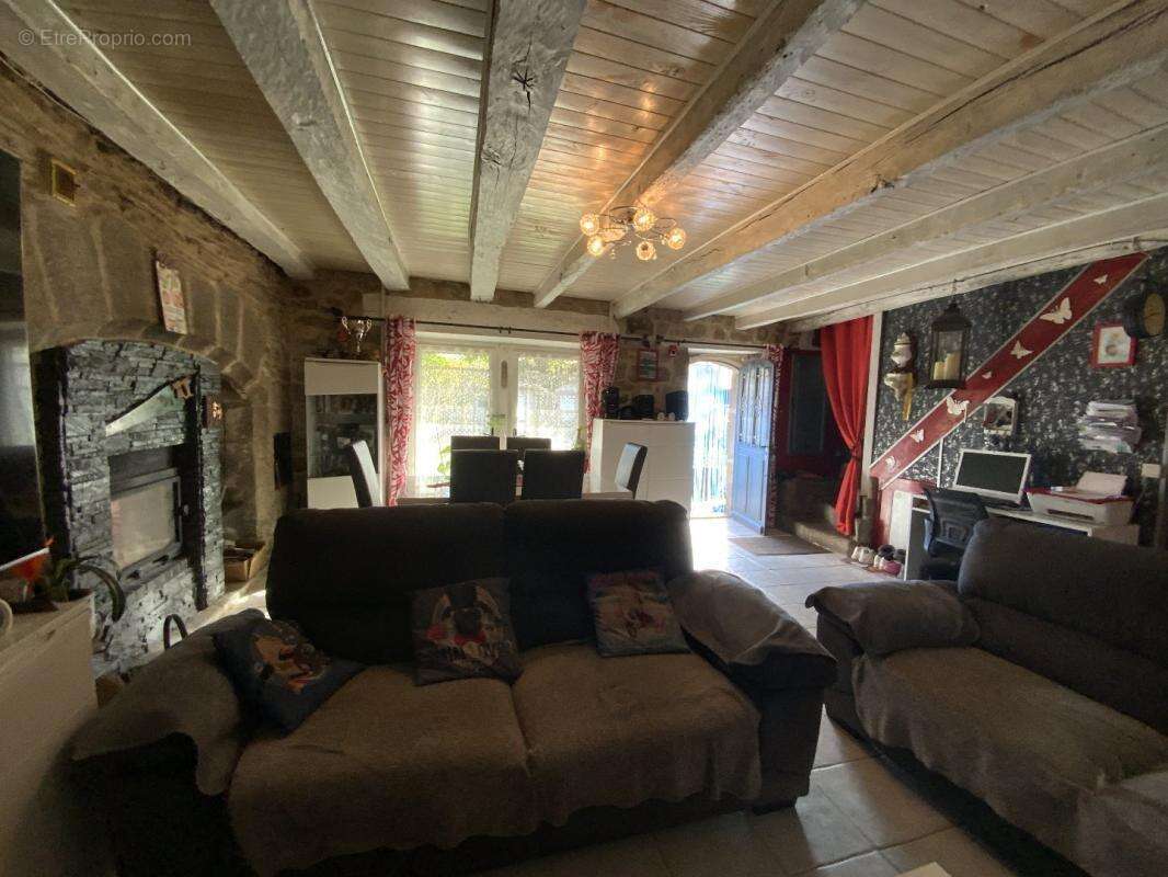 Maison à SAINT-PARDOUX-LES-CARDS